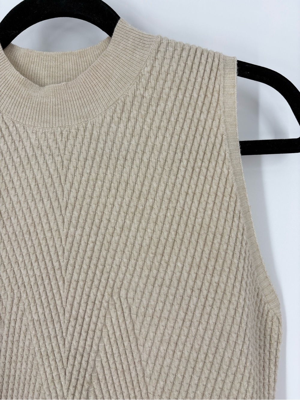 Sleeveless Ribbed Knit Quiet Luxury Minimalist Old Money Shirt Top Women Large - Picture 3 of 13
